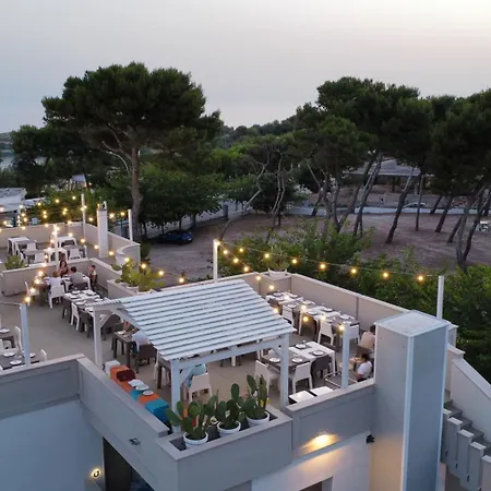 The Garden Ξενοδοχείο με διαμερίσματα 4*