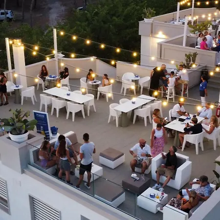 Apartmanhotel The Garden Pulsano