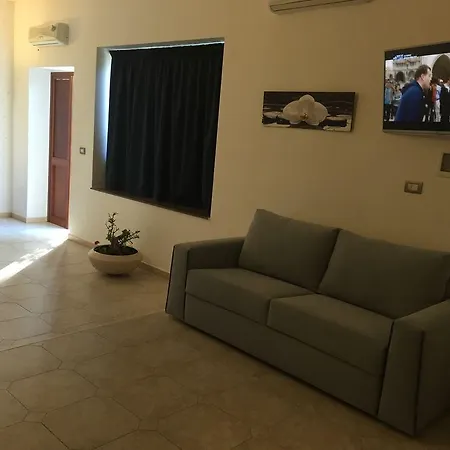 Apartmanhotel The Garden Pulsano